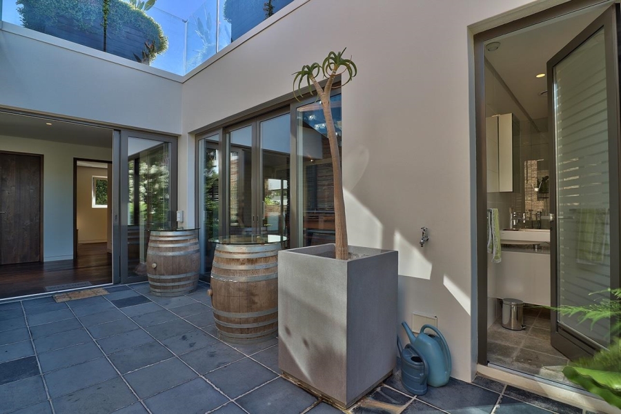 7 Bedroom Property for Sale in Higgovale Western Cape